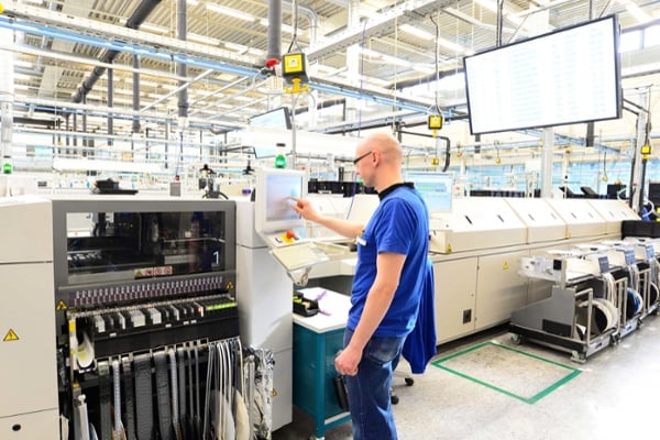 Dashboard-Enabled Factory Monitoring